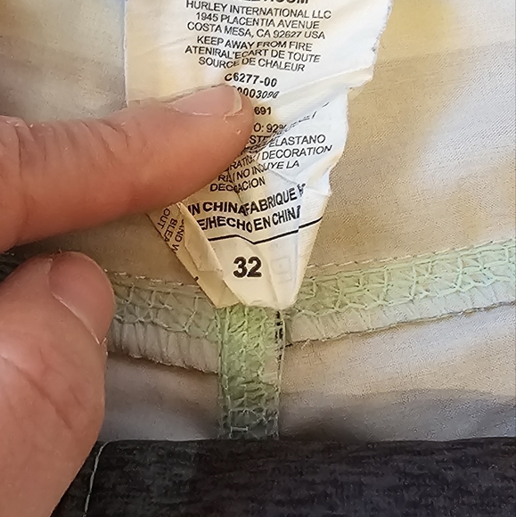 Hurley Men Boardshorts - Picture 2 of 4